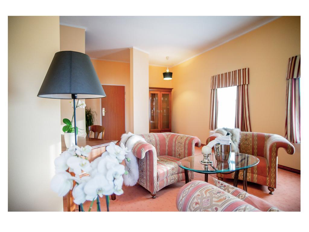 Hotel Fenix Jelenia Gora Room photo